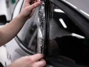 كيف تختلف الأنواع المختلفة-لطبقة-(PPF)-من-سولار-جارد-وروك-شيلد-في-الحماية-والمتانة؟